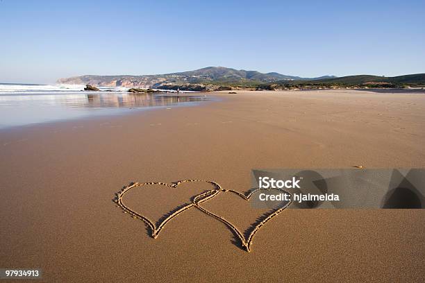 Sempre Lamore - Fotografie stock e altre immagini di Affettuoso - Affettuoso, Ambientazione tranquilla, Amore