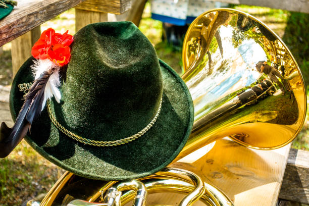 część typowego bawarskiego instrumentu mosiężnego - brass band zdjęcia i obrazy z banku zdjęć