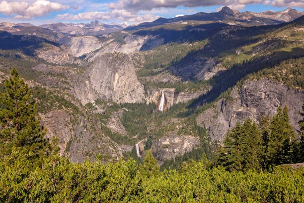istock Yosemite National Paek 979603934