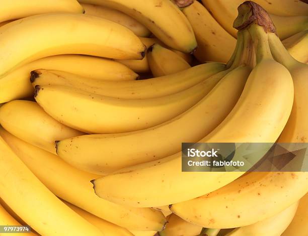 Bananen Stockfoto und mehr Bilder von Banane - Banane, Bildhintergrund, Farbbild