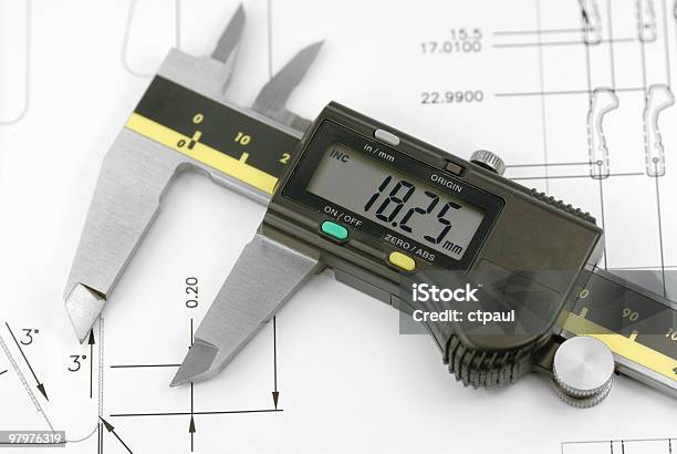 Calibro - Fotografie stock e altre immagini di Acciaio - Acciaio, Accuratezza, Calibro a compasso