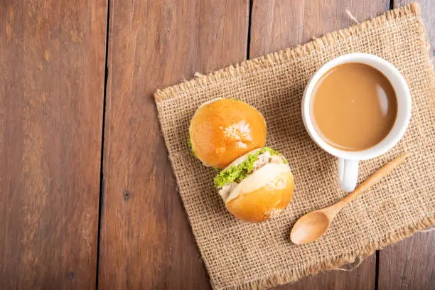 tuna mini burger on table