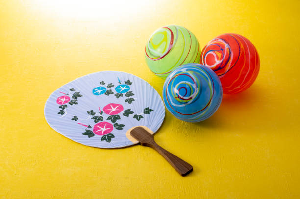 istock Japanese round fan 979910474