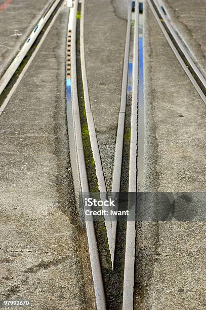 Foto de Trem Ou Povos Vida e mais fotos de stock de Carta - Documento - Carta - Documento, Cinza - Descrição de Cor, Esperar na fila