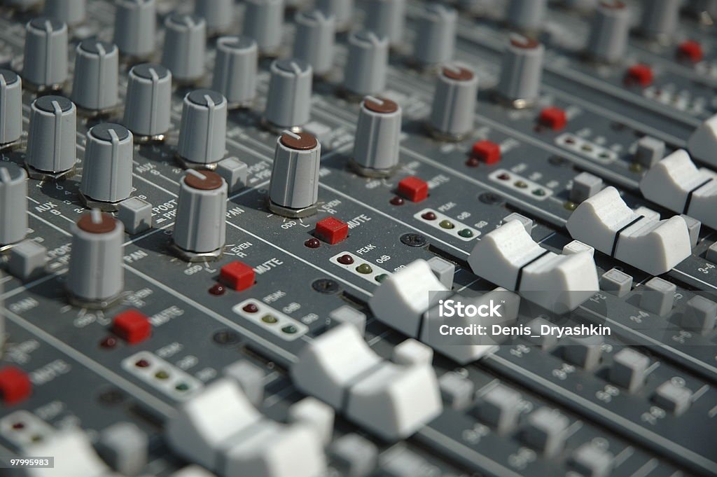 Звук смешивания console - Стоковые фото Аудиооборудование роялти-фри