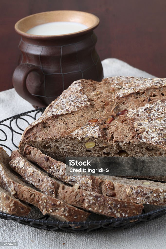 Chleb i mleko - Zbiór zdjęć royalty-free (Bez ludzi)