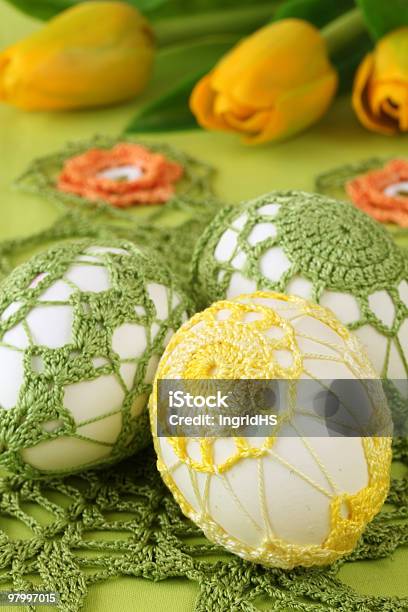 Gelbe Und Grüne Ostern Eier Häkelei Stockfoto und mehr Bilder von Blume - Blume, Blumenmuster, Dekoration