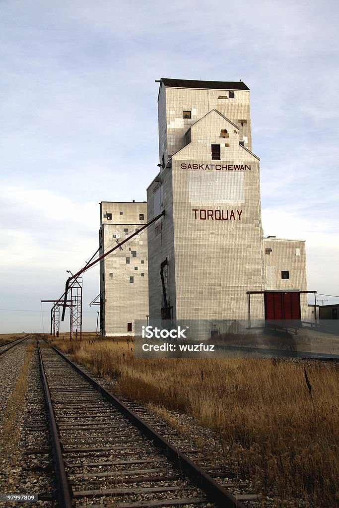 Verlassenen grain-Aufzüge - Lizenzfrei Bahngleis Stock-Foto