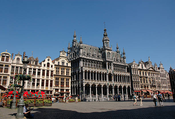 il grand place - brussels belgium arranging majestic foto e immagini stock