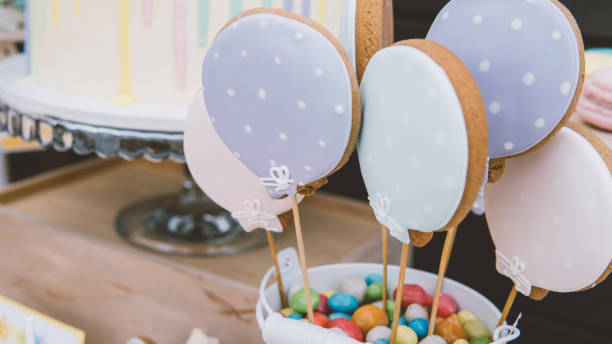 istock colored gingerbread with glaze close-up. 980001546