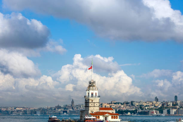 istock Maiden tower with old city istanbul background. 980058120