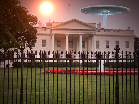 UFO hovers over White House