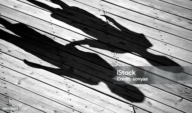 Childrens Shadow Stockfoto en meer beelden van Twee personen - Twee personen, Schaduw in het middelpunt, Kind