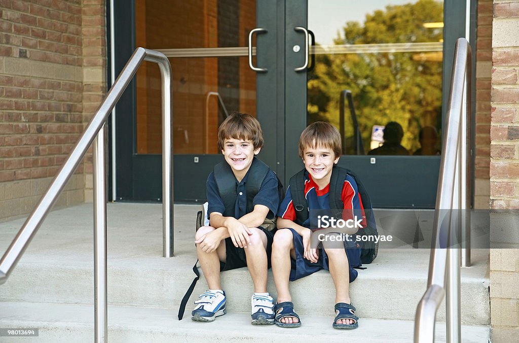 Ragazzi a scuola - Foto stock royalty-free di Allegro