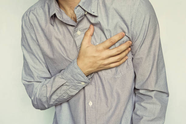 человек с сердечным приступом - human cardiovascular system human heart human vein blood flow стоковые фото и изображения