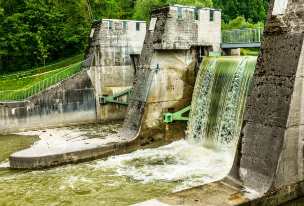 old sluice - miniature weir imagens e fotografias de stock