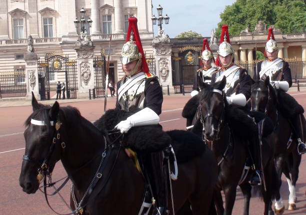 ロンドン イギリス ヨーロッパの色パレードを trooping 中に英国王立騎馬警備員騎兵ビュー - household cavalry ストックフォトと画像
