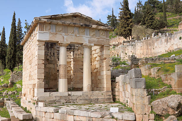 istock The Athenians Thesaurus in Delphi 98026200
