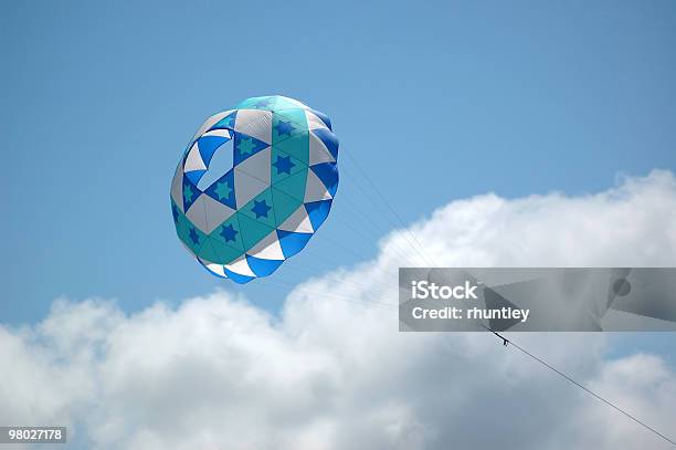 Cometa De Bol Foto de stock y más banco de imágenes de Azul - Azul, Cielo, Color - Tipo de imagen