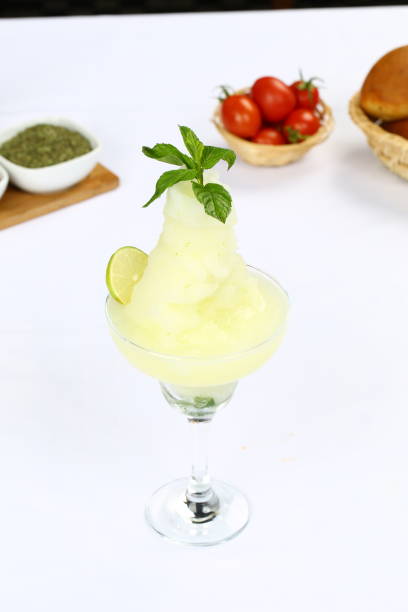 istock Cold Refreshing Lime Frozen Margarita 980329814