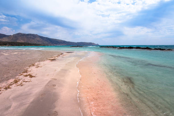 istock Elafonissi beach with pink sand on Crete 980398588