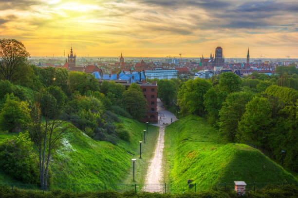 istock Idyllic scenery in Gdansk at sunrise 980401642