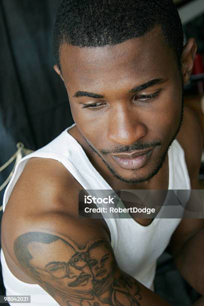 Retrato De Homem Bonito - Fotografias de stock e mais imagens de Homem Homossexual - Homem Homossexual, 20-29 Anos, Cavanhaque