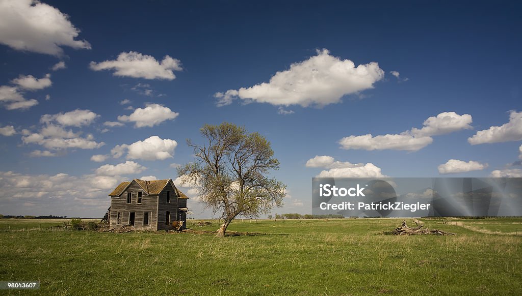 Abandonded ферме дом в штате Южная Дакота - Стоковые фото Без людей роялти-фри