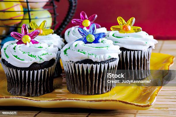 Urządzone Cupcakes - zdjęcia stockowe i więcej obrazów Cupcake - Cupcake, Czekolada, Pobłażanie