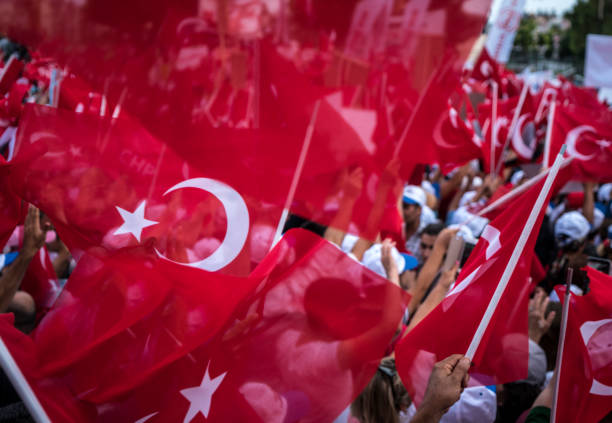 grupo grande de banderas turcas - himno nacional turco fotografías e imágenes de stock