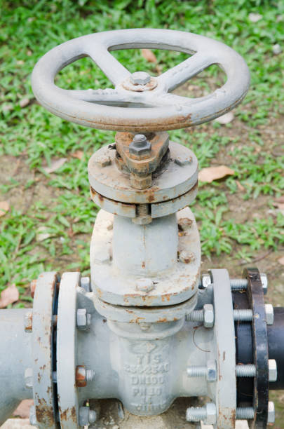 istock Valve of water pumping 980611118