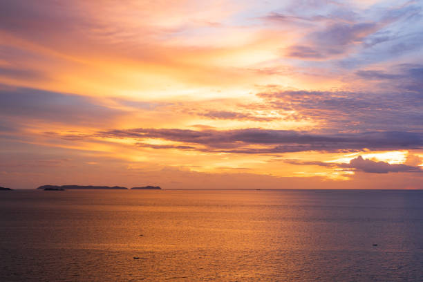 istock Beautiful seascape sunset sky. 980633034