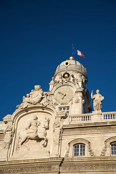 istock sculptures at the top of building 98063365