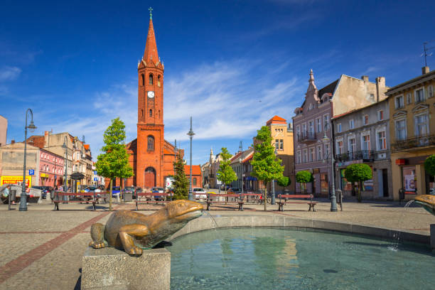 architecture of the old town in wabrzezno, poland. wabrzezno is a historical town found in 13th century in poland. - editorial built structure fountain town square imagens e fotografias de stock