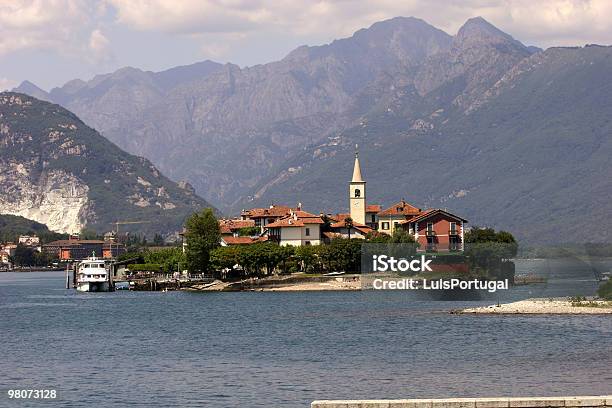 Isola Superior Lago Maggiore - Fotografias de stock e mais imagens de Alpes Europeus - Alpes Europeus, Ao Ar Livre, Cultura Europeia