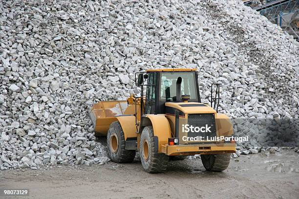 Steinbruchbulldozer Stockfoto und mehr Bilder von Abgerissen - Abgerissen, Arbeiten, Ausrüstung und Geräte