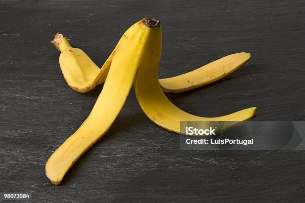 Foto de Surpresa e mais fotos de stock de Casca de Banana - Casca de Banana, Acidente, Amarelo