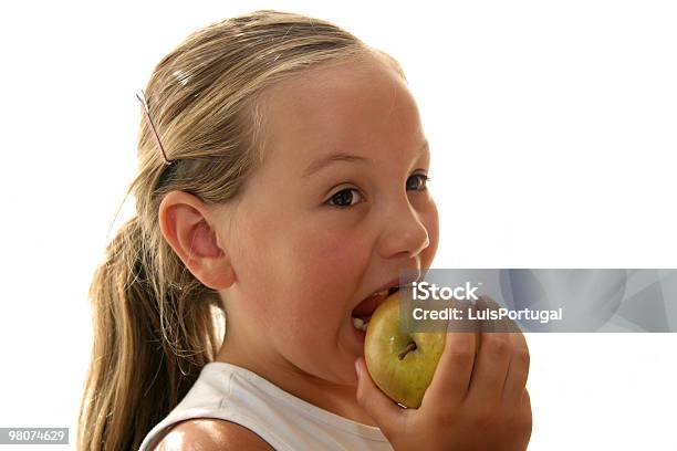 Foto de Comendo Maçã e mais fotos de stock de Adulto - Adulto, Alegria, Alimentação Saudável