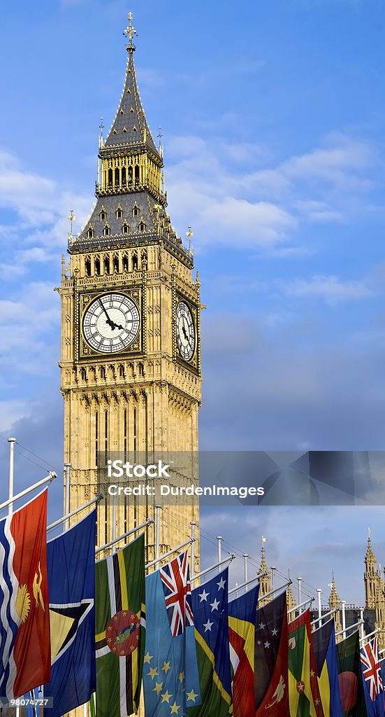 El Big Ben y la Commonwealth Flags - Foto de stock de Arquitectura libre de derechos