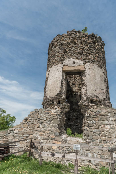 istock Ruins of Saris castle 980748672