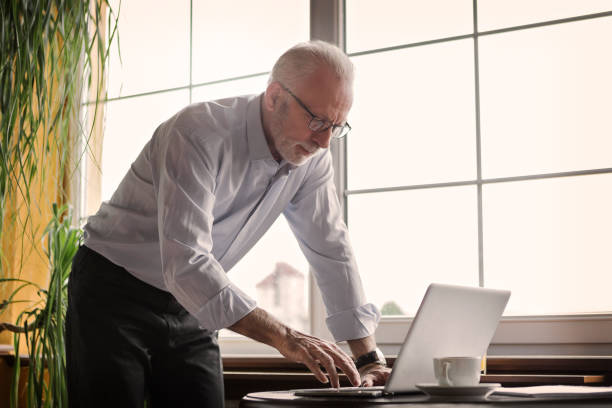 istock Senior businessman 980813888