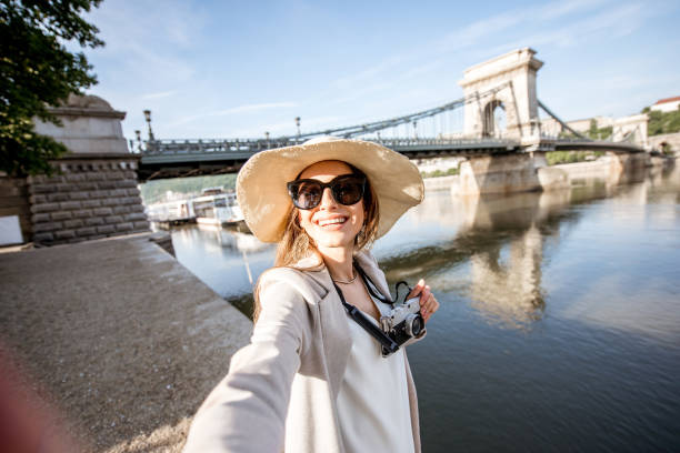 istock Woman traveling in Budapest 980814192