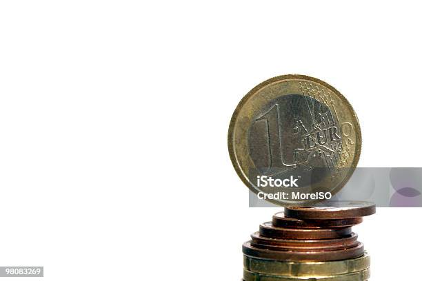 Monedas De Euro Foto de stock y más banco de imágenes de Ahorros - Ahorros, Color - Tipo de imagen, Color plateado