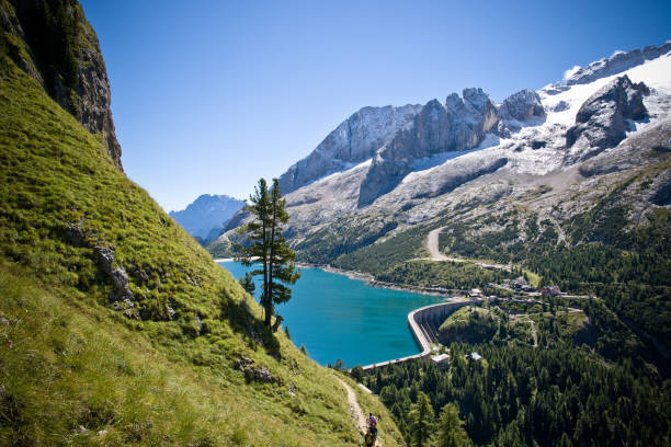 istock Alpine Lake, Dolomites, Italian Alps 98083479