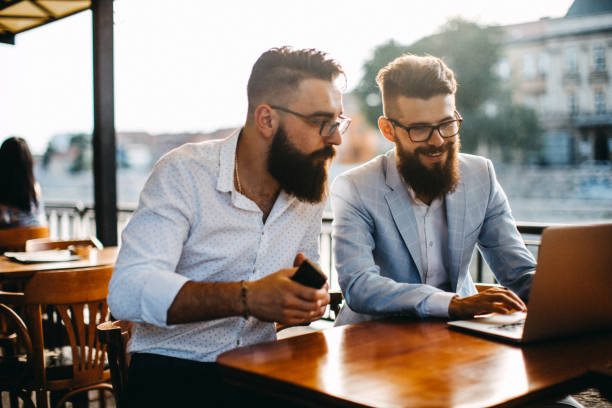 istock Doing some business in coffee shop 980985494