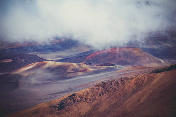 haleakala 국립공원, 마우이 섬, 하와이 제도 - haleakala national park badlands maui extreme terrain 뉴스 사진 이미지