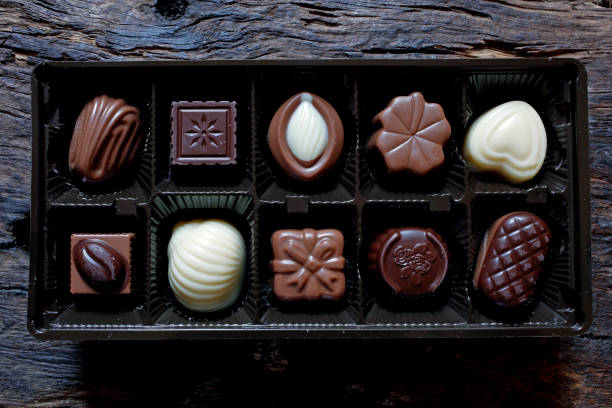 istock Box of chocolate bonbon 981114136