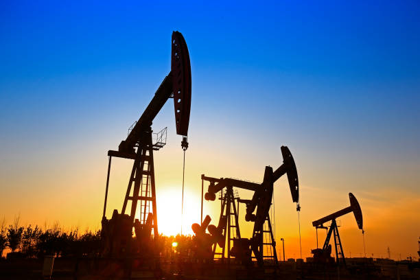 istock The oil pump, industrial equipment 981114200