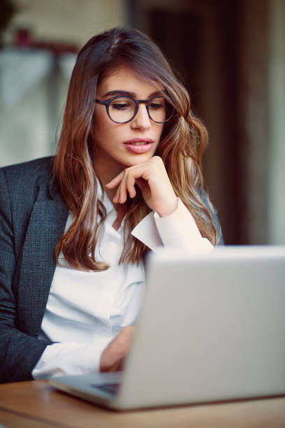 istock Businesswoman in cafe. 981114360