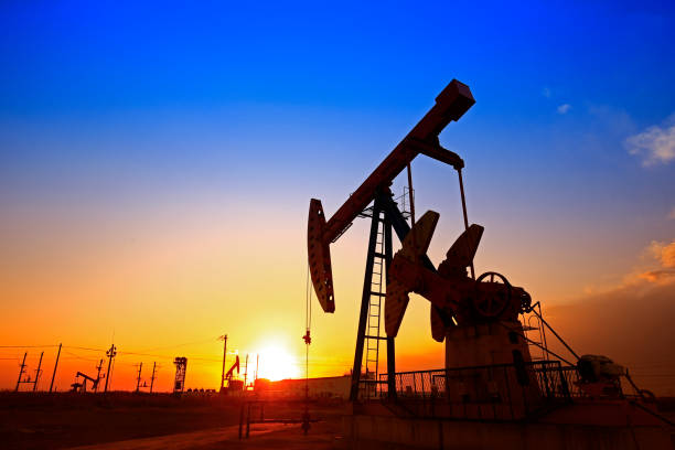 istock The oil pump, industrial equipment 981114454